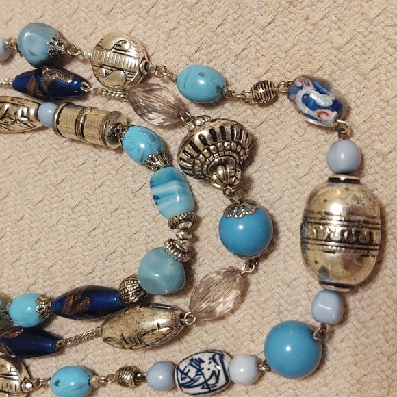 Avon Vintage Beaded Three Strand Necklace - Picture 5 of 6